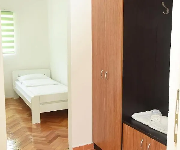 Np Sutjeska Paviljon A *